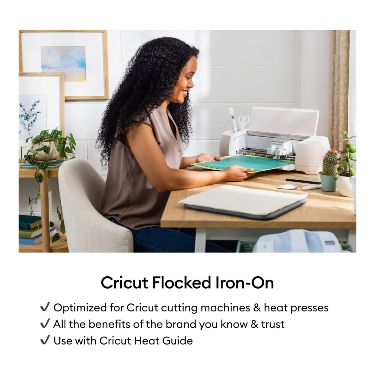 Cricut Flocked Iron-On Vinyl 30.5x48.3cm 1-sheet Blue 2011791 - Image 4