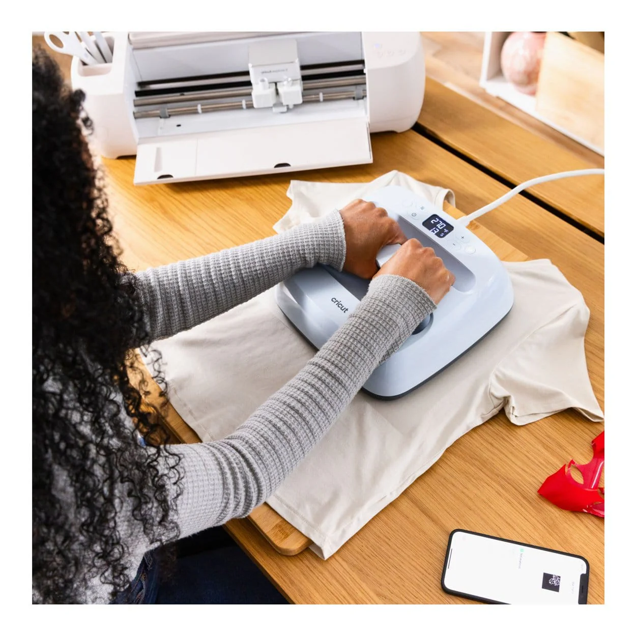 Cricut Puff Iron-On Vinyl 30.5x48.3cm 1-sheet White 2011774 - Image 7