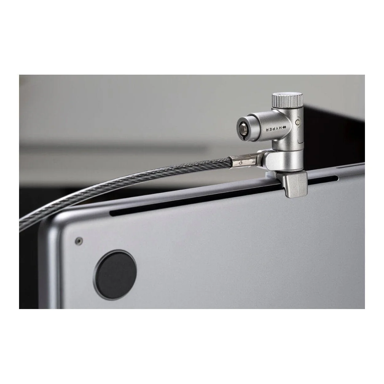 Hyper 2m Keyed Cable Lock for MacBook Pro 14 and 16 HS5910GL - Image 5