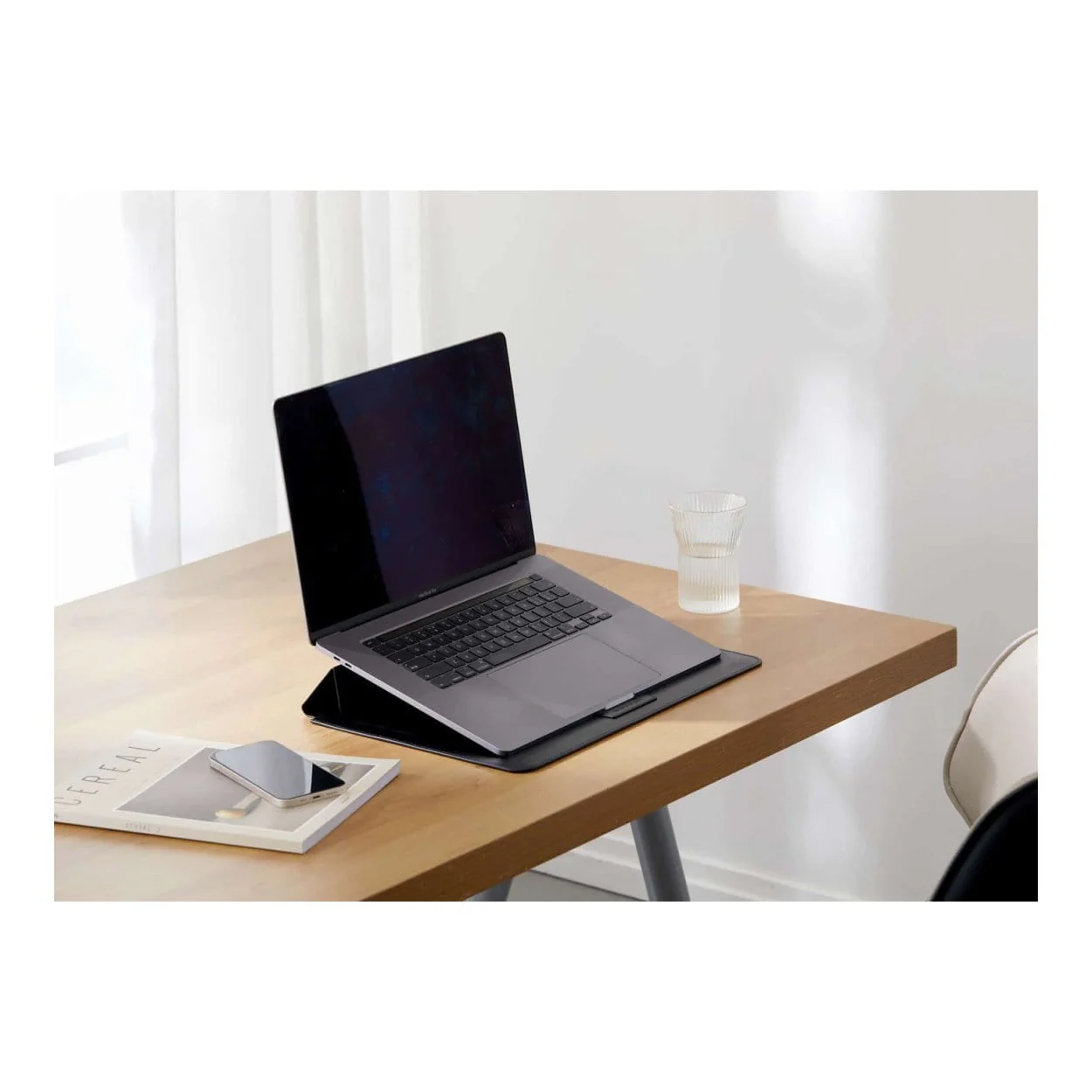 Hyper HyperShield Stand & Go Sleeve for 15-16-inch MacBook Pro and Air - Black HS595-16B - Image 4