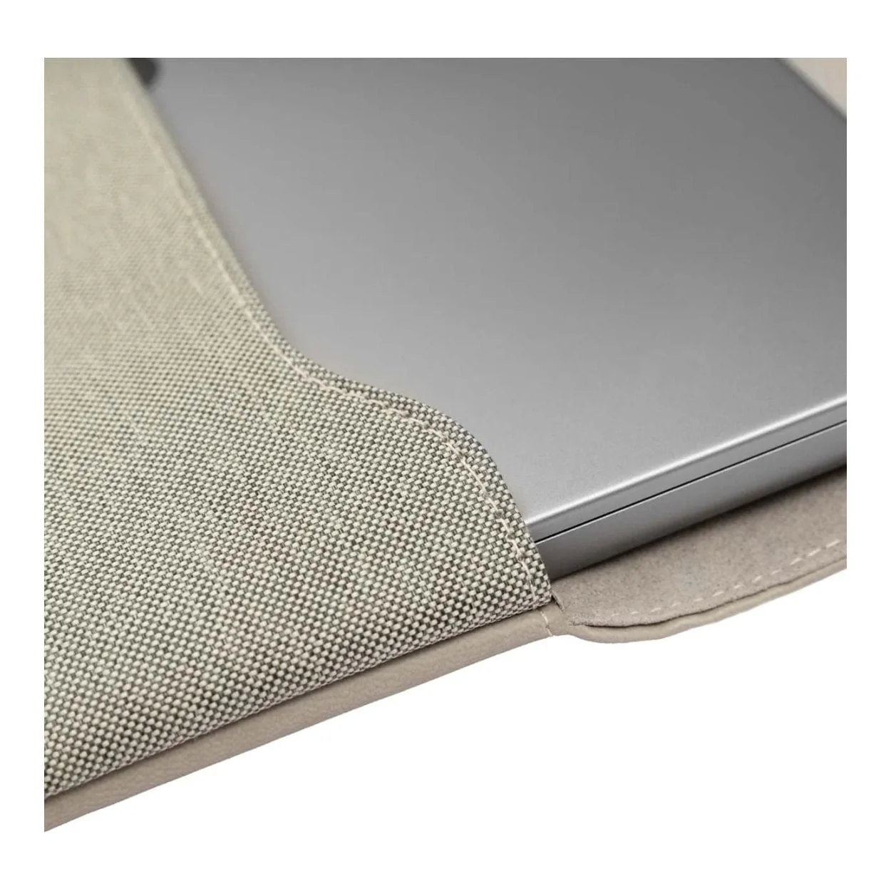 MagEasy MagSleeve 14-inch Notebook Sleeve Light Grey MMB134153LA23 - Image 7