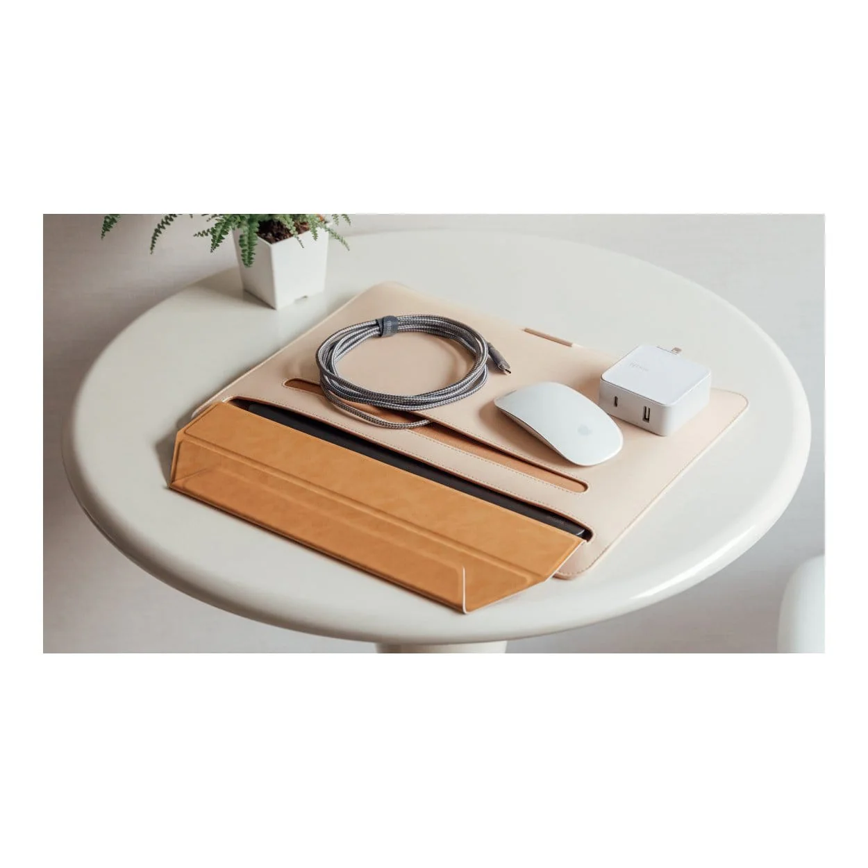 Moshi Muse 3-in-1 13-inch Slim Notebook Case Seashell White 99MO034101 - Image 4